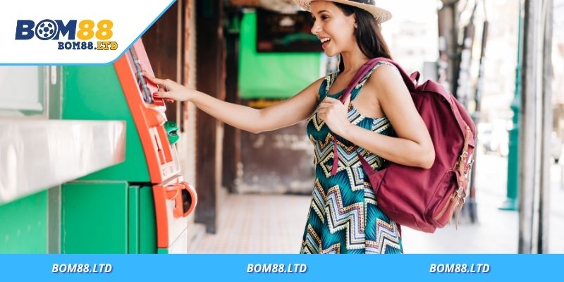 Rút tiền Bom88 cần tuân thủ quy định